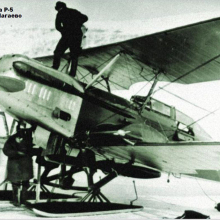 Заправка Р-5 в бухте Нагаева. 1935 год