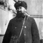 Эрнст Оттович Лапин. Назначен с 1 марта 1933 года руководителем управления морского транспорта, его можно считать первым директором Магаданского морского порта