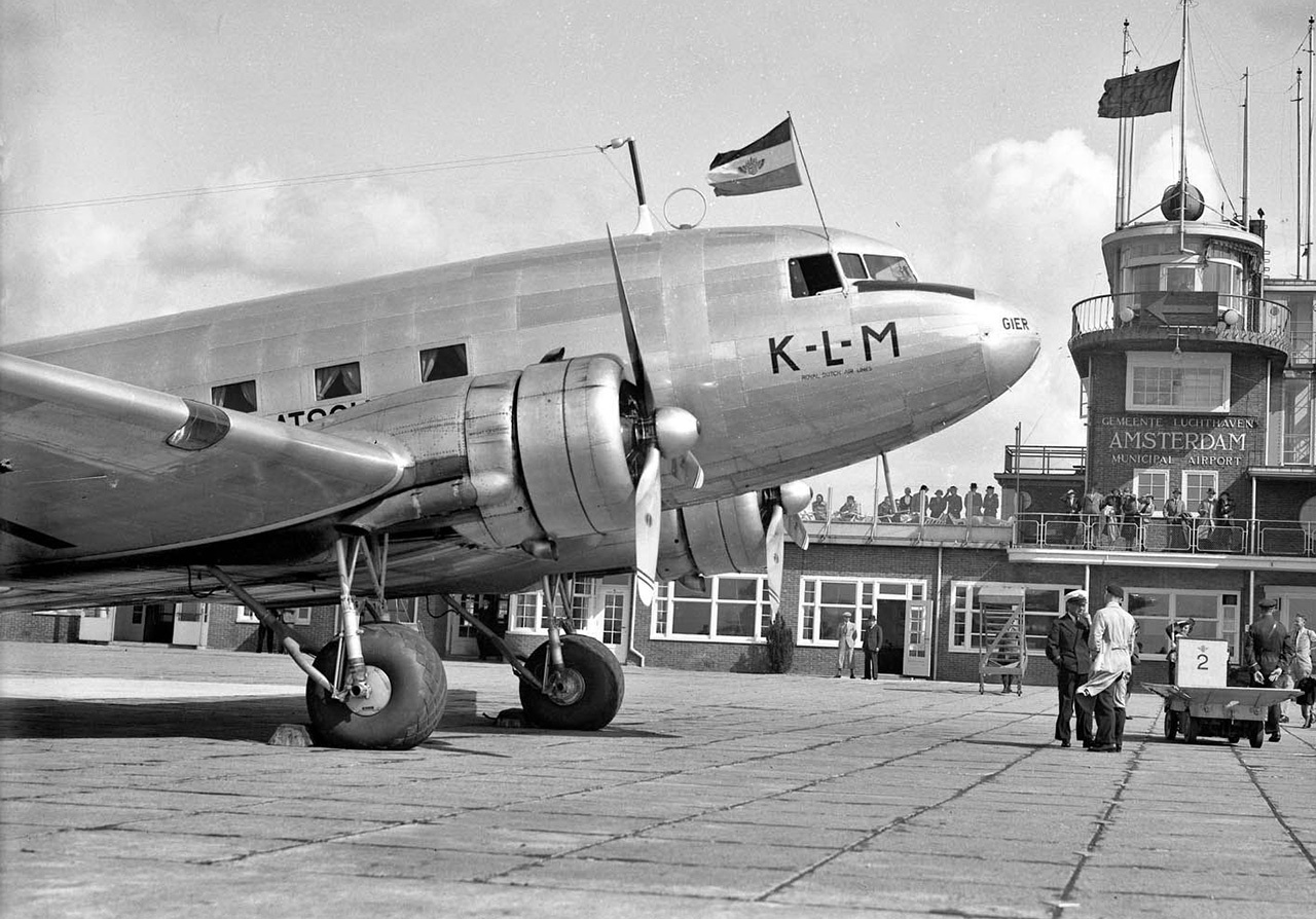 Douglas_DC-3.