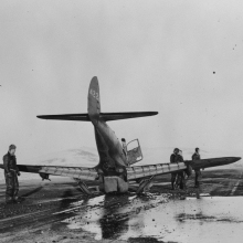 Американский истребитель Р-39, разбившийся на аэродроме Ноум на Аляске.