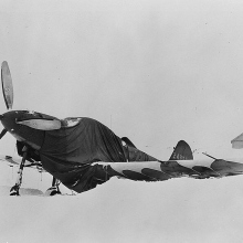 Заметенная снегом Аэрокобра на аэродроме Нома. 1943-44гг.
