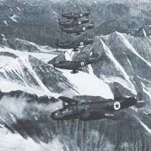 Группа Р-63 с лидером-бомбардировщиком В-25 над Верхоянским хребтом.