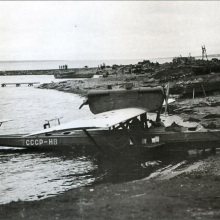 Самолет летчика С. Леваневского Дорнье «Валь» СССР Н–8, на котором он приземлялся в бухте Нагаева в начале лета 1933 года.
