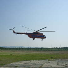 Ми-8 над аэродромом Сеймчан.