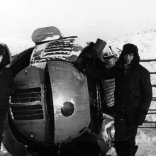 Ми-4 перед сдачей в ремонт на АРМ-73. Техники - слева Александр Тылык, справа - Вячеслав Гречкин