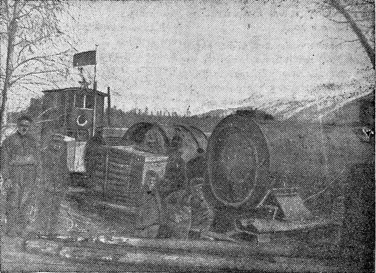 Разгрузка электростанции на Усть-Утиной. Июль 1936 года. Фото из газеты «Советская Колыма».