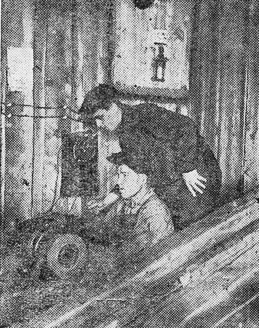 Монтаж электростанции на Усть-Утиной. Июнь 1936 года. Фото из газеты «Советская Колыма».