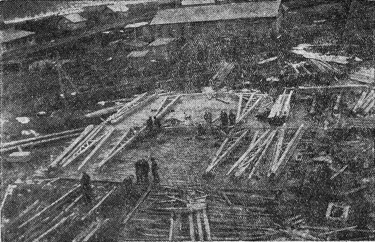 Строительство обогатительной фабрики на Усть-Утиной. 1936 год. Фото из газеты «Советская Колыма».