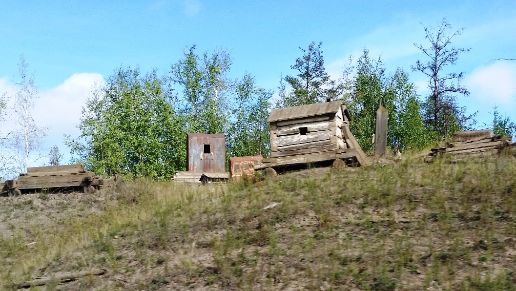 Домики для душ покойных.