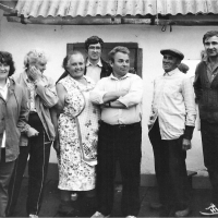 Член Союза писателей Станислав Олефир (в центре) в гостях у семьи Кильбаух. Посёлок Ола.1990 год.