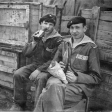 Экипаж «Магаданского комсомольца» на хоз. работах на базе флота (9-й км). 1973 год.