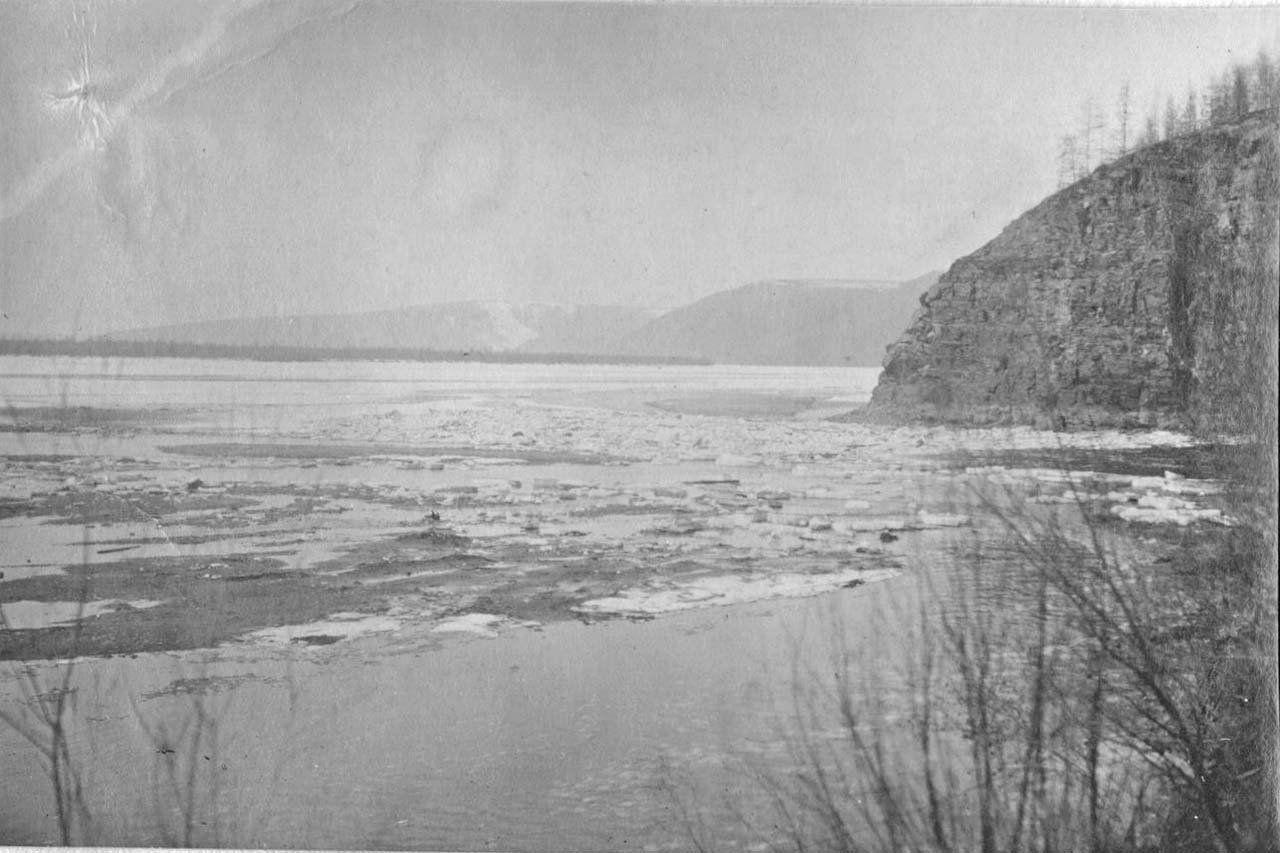 Ледоход на реке Столбовой. 1934 год.