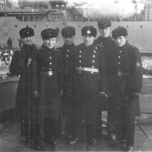 Экипаж С-140, в центре замполит Киричук.