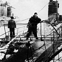 С-198 в ремонте на СРЗ-49 в бухте Сельдевая. Фотография с сайта «Русский Подплав».