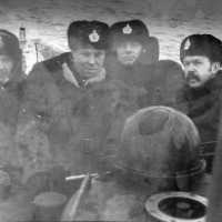 Второй слева капитан 1 ранга Леонов. Зам. комбрига 171ОБрПЛ