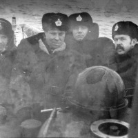 Второй слева капитан 1 ранга Леонов. Зам. комбрига 171ОБрПЛ