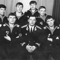 Экипаж С-286. В центре командир БЧ-3 Андрей Больдт. г. Магадан 1983 год.