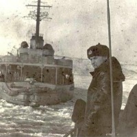 Охотское море. 1963 год. Проводка С-288 за ледоколом.