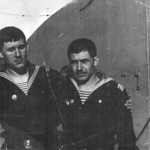 Члены экипажа С-288 на палубе плавбазы. Из архива Виктора Ряховского.