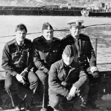 С-327 на Камчатке, Бечевинка. Осень 1988 год. Перегрузка АКБ. Коденко, Гущин, Малышев и Валерий Рябов