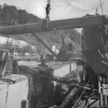 С-365. Погрузка торпед в 1 отсек. Советская гавань, бухта Постовая, 1973 год.