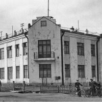 Дом связи (телеграф), построенный по проекту М.Ф. Булычева (позднее – Ленина, 2), 1935-1936 гг. Снесено в  начале 2000-х.