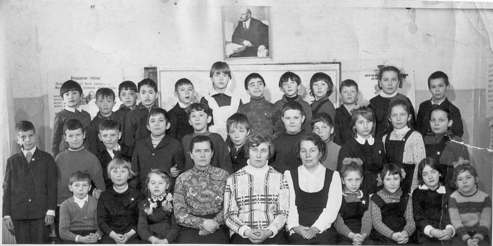 В начальной школе посёлка Стрелка.