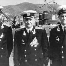 Слева направо: командир С-286 капитан 3 ранга Брыскин, командир 171 БПЛ капитан 2 ранга Кириенко В.Я., заместитель комбрига капитан 2 ранга Зеленцов В.И. 1962 год.