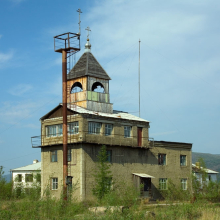 Вышка управления полетами аэропорта Сусуман (Берелёх). Теперь одно из зданий скита Сергия Радонежского.