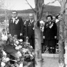 Фото прислал Марфутин Игорь. 9 мая 1971 год. Открытие памятника. На открытии присутствует дочь погибшего героя .