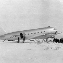Ли-2 на аэродроме Амбарчик.