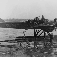 МП-6 «Х-111» авиаотряда Дальстроя. На нем летал летчик Маламуж.