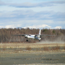 Взлетает рейсовый Ан-24