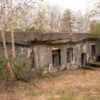 Батарея №960 на мысе Островном. Предположительно насосная. Вид снаружи. Толщина стен и перекрытий впечатляет