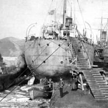 Подводные лодки V серии у борта плавбазы «Саратов». 1933-1934 года.