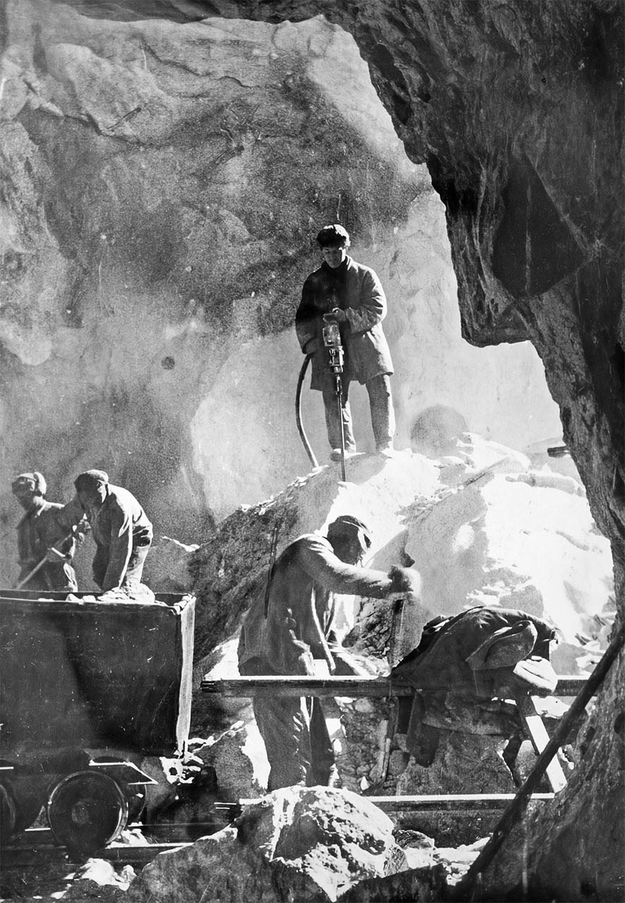 В штольнях рудника «Бутугычаг». Фото из фондов МОКМ.