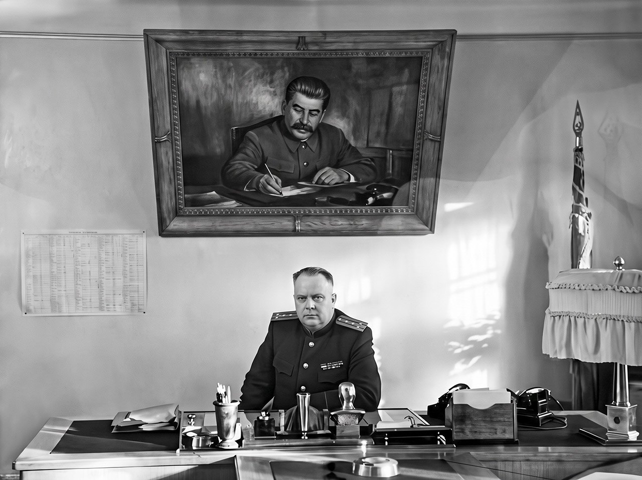 Волков Всеволод Викторович в рабочем кабинете. 1950 год. Фото из архива МОКМ.