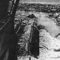 С-176 после жестокого шторма в Охотском море. Тот самый циклон, который разметал по морю отряд из трех лодок. Курс - на Петропавловск-Камчатский. 1982 г.