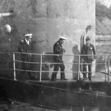 1985 год. Слева направо помощник флагманского механика капитан 3 ранга Гора и командир С-221 капитан 2 ранга Беляков